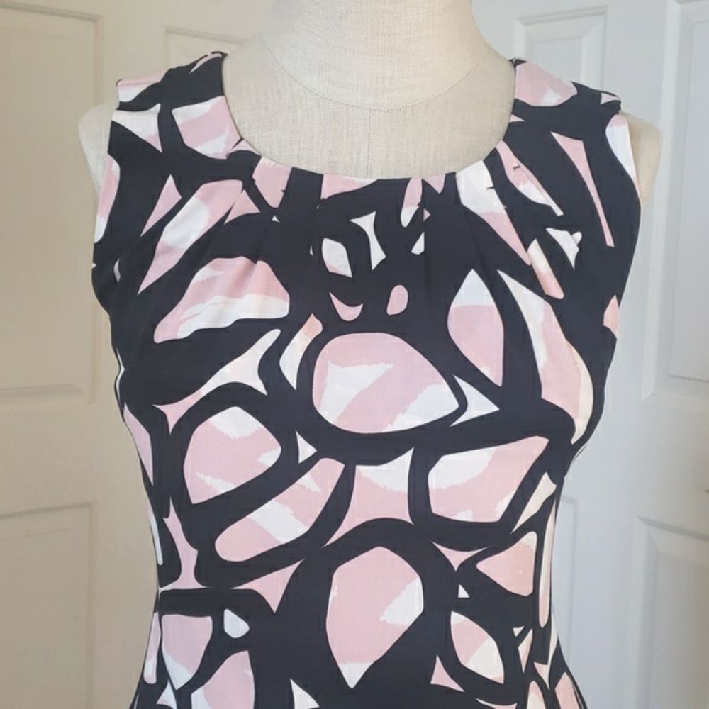 CALVIN KLEIN Pink Black Abstract Silky Sleeveless Blouse Pleated Neck Size P - Picture 4 of 9